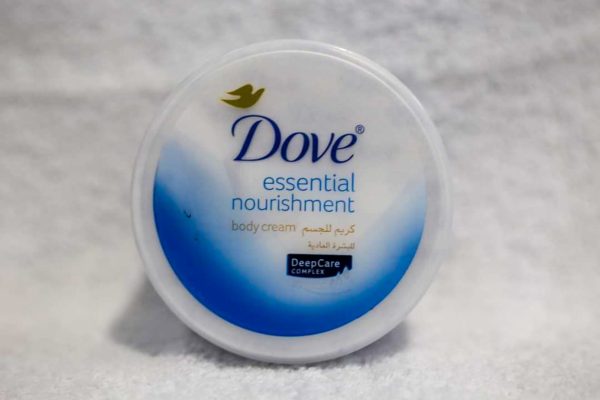 Dove Essential Nourishment Body Cream For Dry Skin, 300 Ml